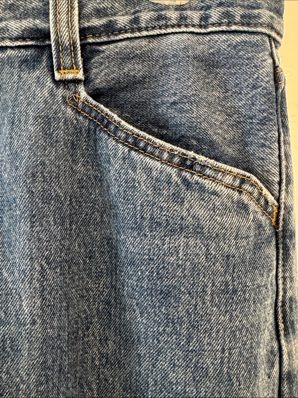 Levi's Wide-Leg Jeans in Classic Blue Denim - Picture 4 of 9